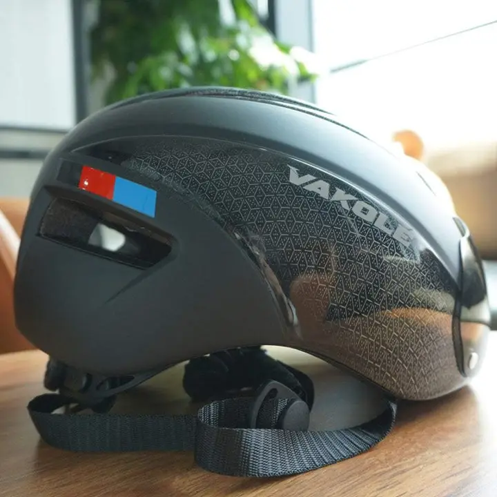 Casco de bicicleta Vakole totalmente moldeado con gafas magnéticas. 3 Casco de bicicleta Vakole totalmente moldeado con gafas magnéticas. - Imagen 2