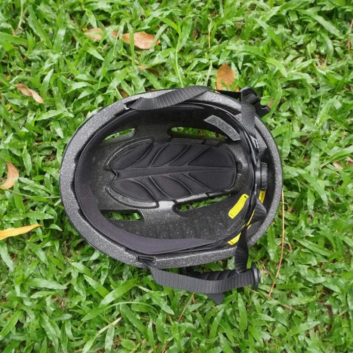 Casco de bicicleta Vakole totalmente moldeado con gafas magnéticas. 5 Casco de bicicleta Vakole totalmente moldeado con gafas magnéticas. - Imagen 4